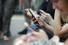 В MAX опровергли информацию о покупке аккаунтов несовершеннолетними
