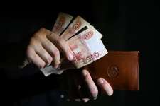В России заметили значительное отставание реальных зарплат от официальных