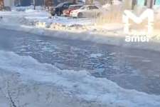 В российском городе улица превратилась в реку после трехдневного кипяточного потопа