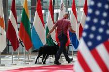 Норвежский профессор рассказал о растущей зависимости Европы от США