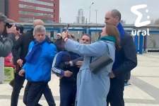 Попытка нападения на российского губернатора попала на видео