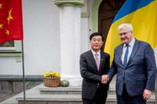 МИД Украины на встрече с послом повесил флаг Китая вверх ногами