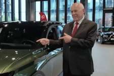 Глава «Ростеха» протестировал новый кроссовер «АвтоВАЗа»